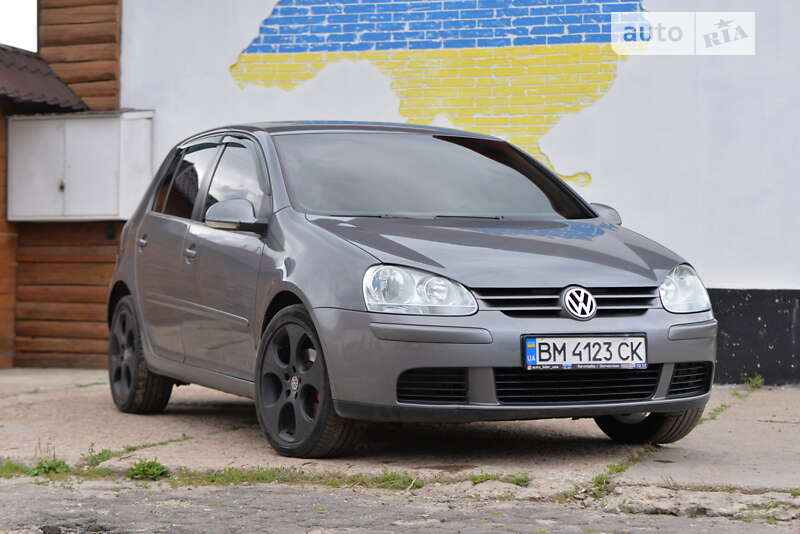 Хэтчбек Volkswagen Golf 2005 в Сумах