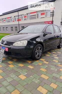 Хетчбек Volkswagen Golf 2005 в Чемерівцях