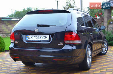 Универсал Volkswagen Golf 2011 в Сарнах