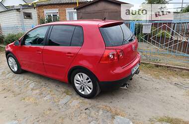 Хетчбек Volkswagen Golf 2005 в Первомайську