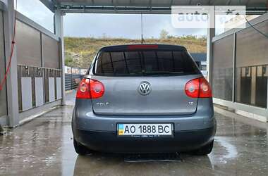 Хэтчбек Volkswagen Golf 2006 в Сваляве