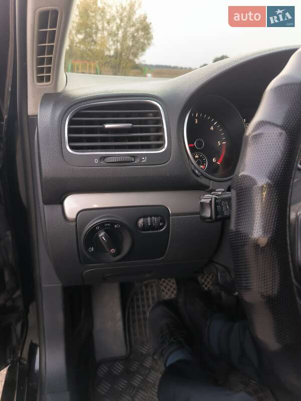 Универсал Volkswagen Golf 2011 в Полтаве