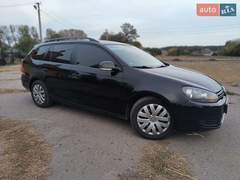 Универсал Volkswagen Golf 2011 в Полтаве