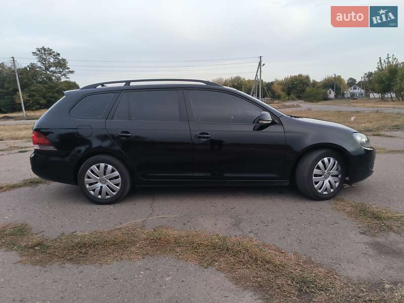 Универсал Volkswagen Golf 2011 в Полтаве