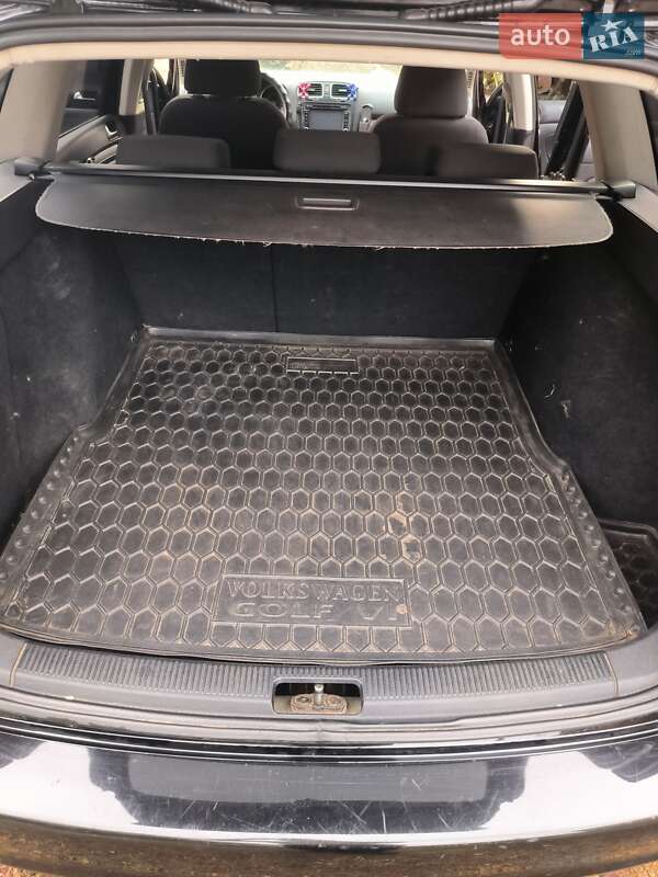 Универсал Volkswagen Golf 2011 в Полтаве