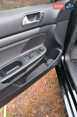 Универсал Volkswagen Golf 2011 в 