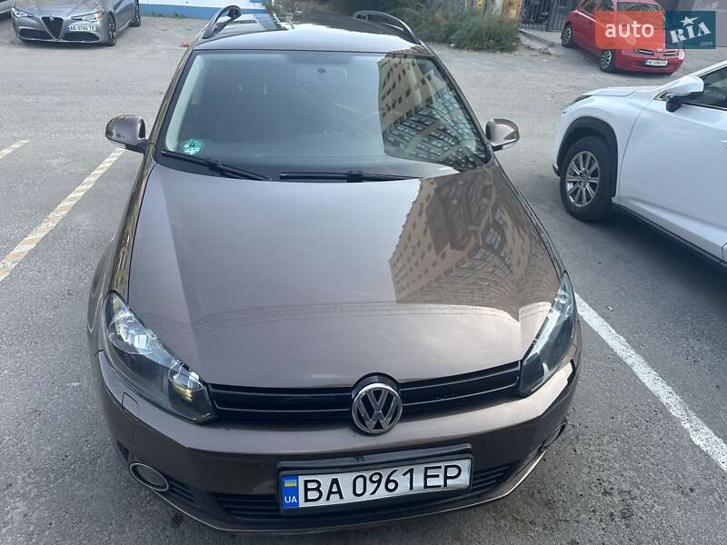 Универсал Volkswagen Golf 2011 в Днепре