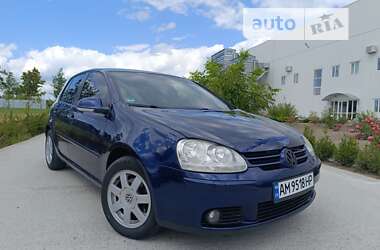 Хэтчбек Volkswagen Golf 2006 в Коростене