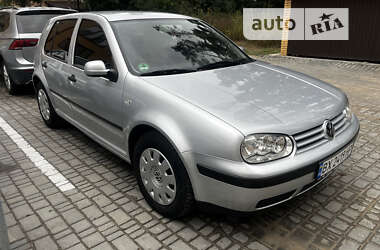 Хэтчбек Volkswagen Golf 2001 в Нетешине