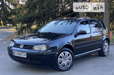 Хетчбек Volkswagen Golf 2002 в Києві