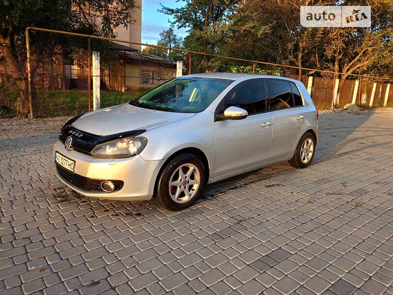 Хетчбек Volkswagen Golf 2009 в Ужгороді