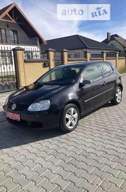 Хэтчбек Volkswagen Golf 2004 в Ковеле