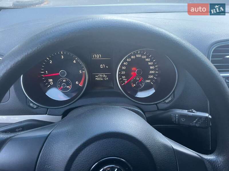Універсал Volkswagen Golf 2013 в Дніпрі
