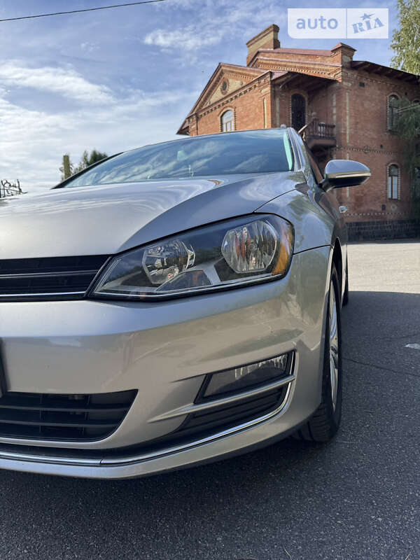 Универсал Volkswagen Golf 2015 в Виннице