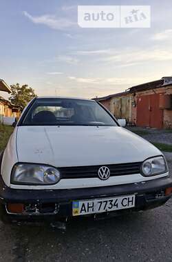 Хэтчбек Volkswagen Golf 1995 в Славянске