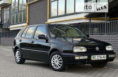 Хэтчбек Volkswagen Golf 1995 в Жовкве