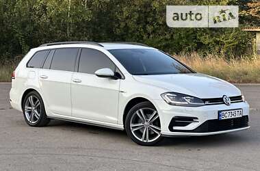 Універсал Volkswagen Golf 2019 в Дрогобичі