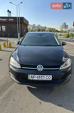 Хэтчбек Volkswagen Golf 2014 в Киеве