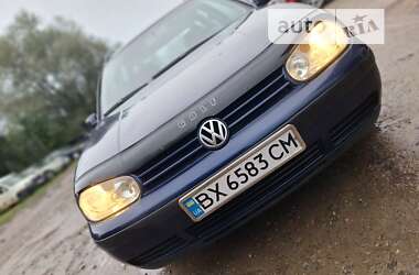 Универсал Volkswagen Golf 2003 в Черновцах