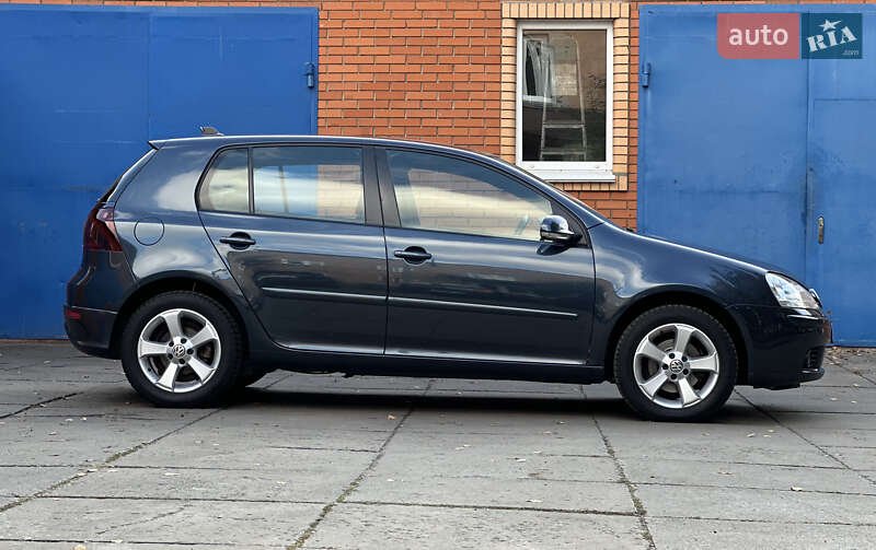 Хэтчбек Volkswagen Golf 2008 в Лубнах