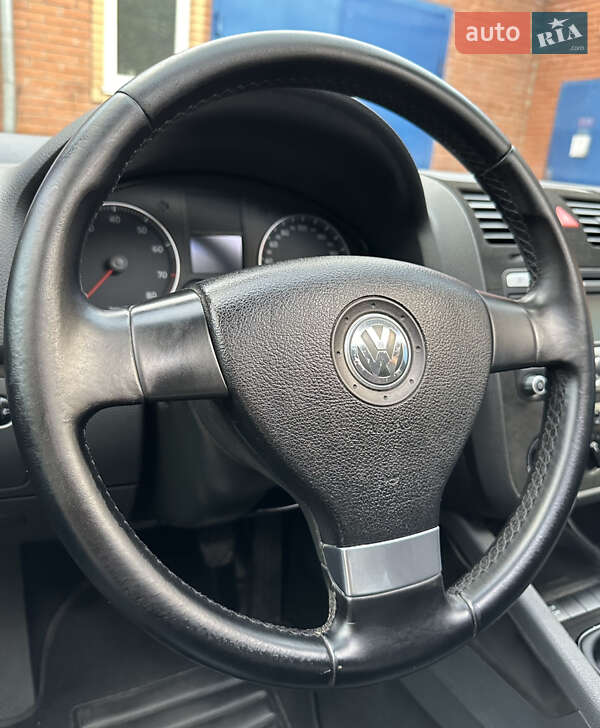 Хэтчбек Volkswagen Golf 2008 в Лубнах