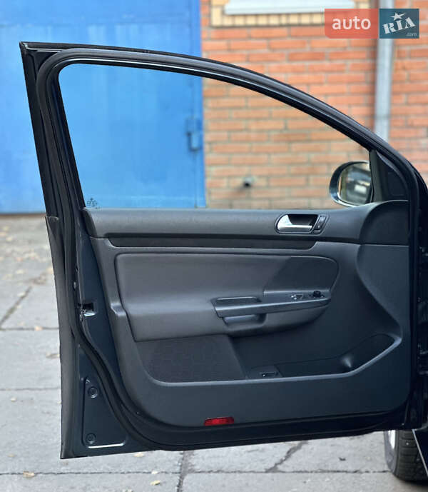 Хэтчбек Volkswagen Golf 2008 в Лубнах