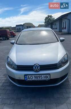 Хетчбек Volkswagen Golf 2009 в 