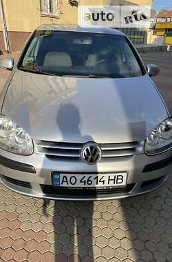 Хетчбек Volkswagen Golf 2004 в Ужгороді