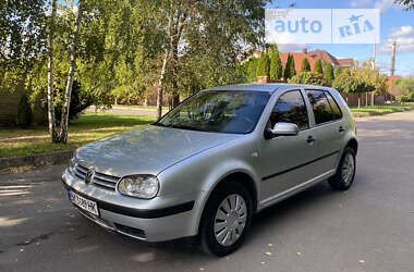 Хэтчбек Volkswagen Golf 2001 в Ровно