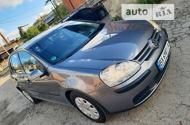 Хетчбек Volkswagen Golf 2004 в Хмельницькому