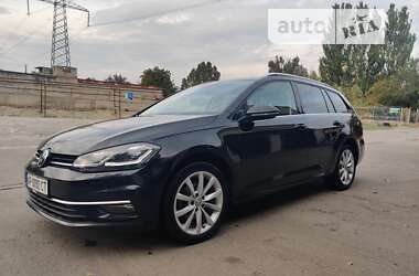 Універсал Volkswagen Golf 2017 в Запоріжжі