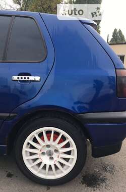 Хэтчбек Volkswagen Golf 1995 в Киеве