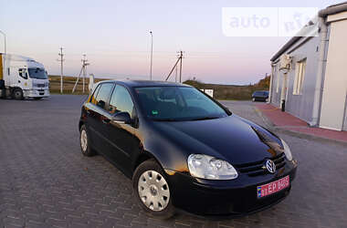 Хэтчбек Volkswagen Golf 2005 в Луцке