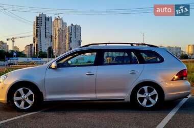 Універсал Volkswagen Golf 2012 в Києві