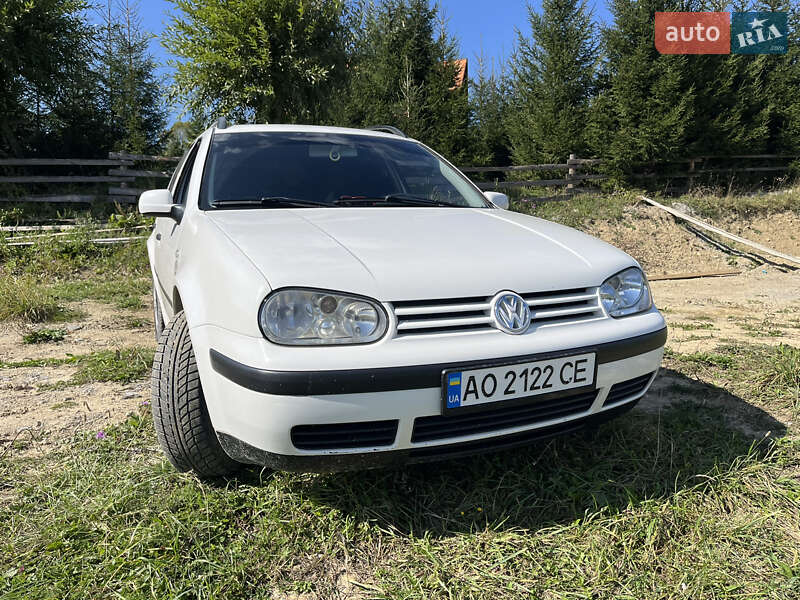 Універсал Volkswagen Golf 2001 в Рахові