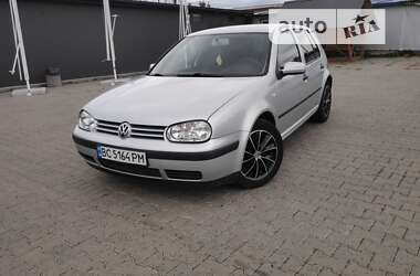 Хетчбек Volkswagen Golf 2001 в Сокалі