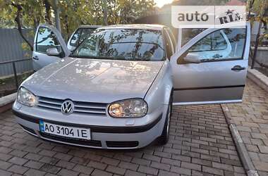 Хэтчбек Volkswagen Golf 2003 в Мукачево