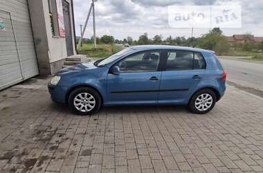 Хетчбек Volkswagen Golf 2005 в Надвірній