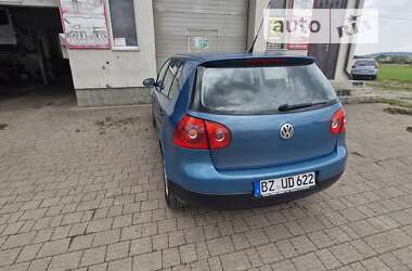 Хетчбек Volkswagen Golf 2005 в Надвірній