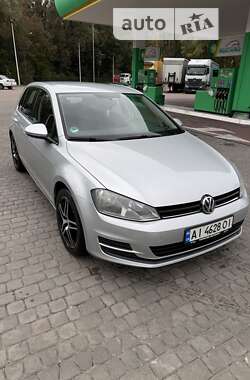 Хэтчбек Volkswagen Golf 2014 в Киеве