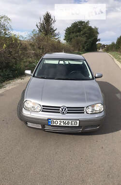 Хетчбек Volkswagen Golf 2002 в Борщеві