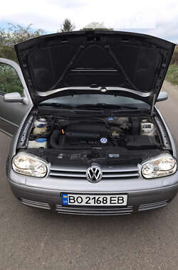 Хетчбек Volkswagen Golf 2002 в Борщеві