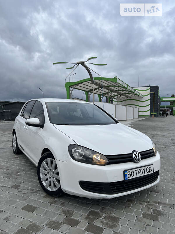 Хэтчбек Volkswagen Golf 2010 в Бережанах