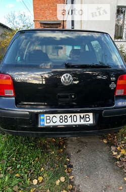 Хэтчбек Volkswagen Golf 2000 в Самборе