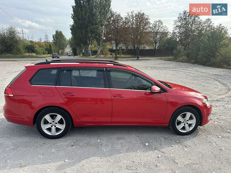 Універсал Volkswagen Golf 2015 в Запоріжжі