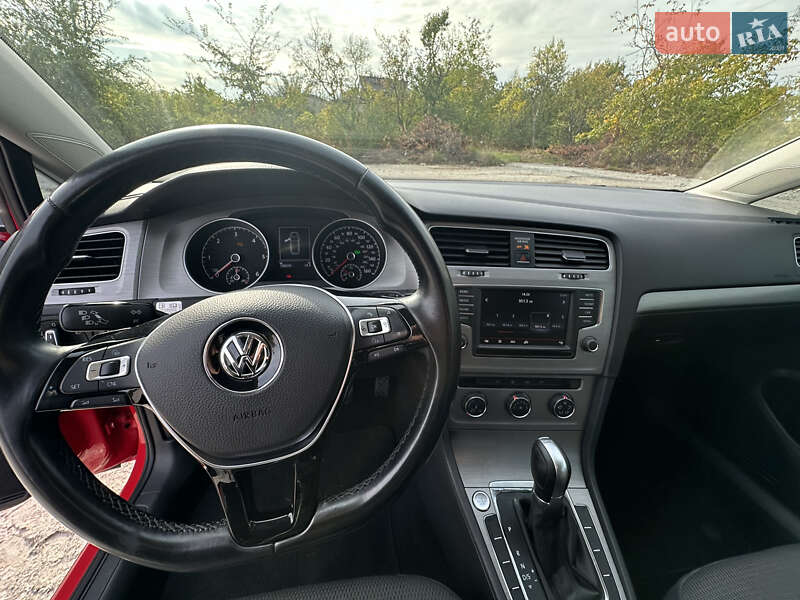 Універсал Volkswagen Golf 2015 в Запоріжжі