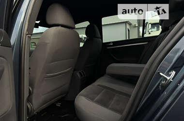 Хетчбек Volkswagen Golf 2005 в Чернівцях