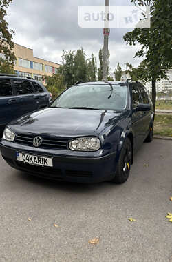 Універсал Volkswagen Golf 2001 в Києві