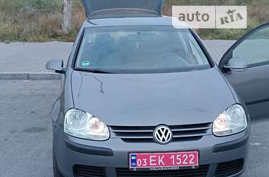 Хетчбек Volkswagen Golf 2005 в Запоріжжі