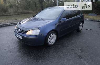 Хетчбек Volkswagen Golf 2004 в Сумах